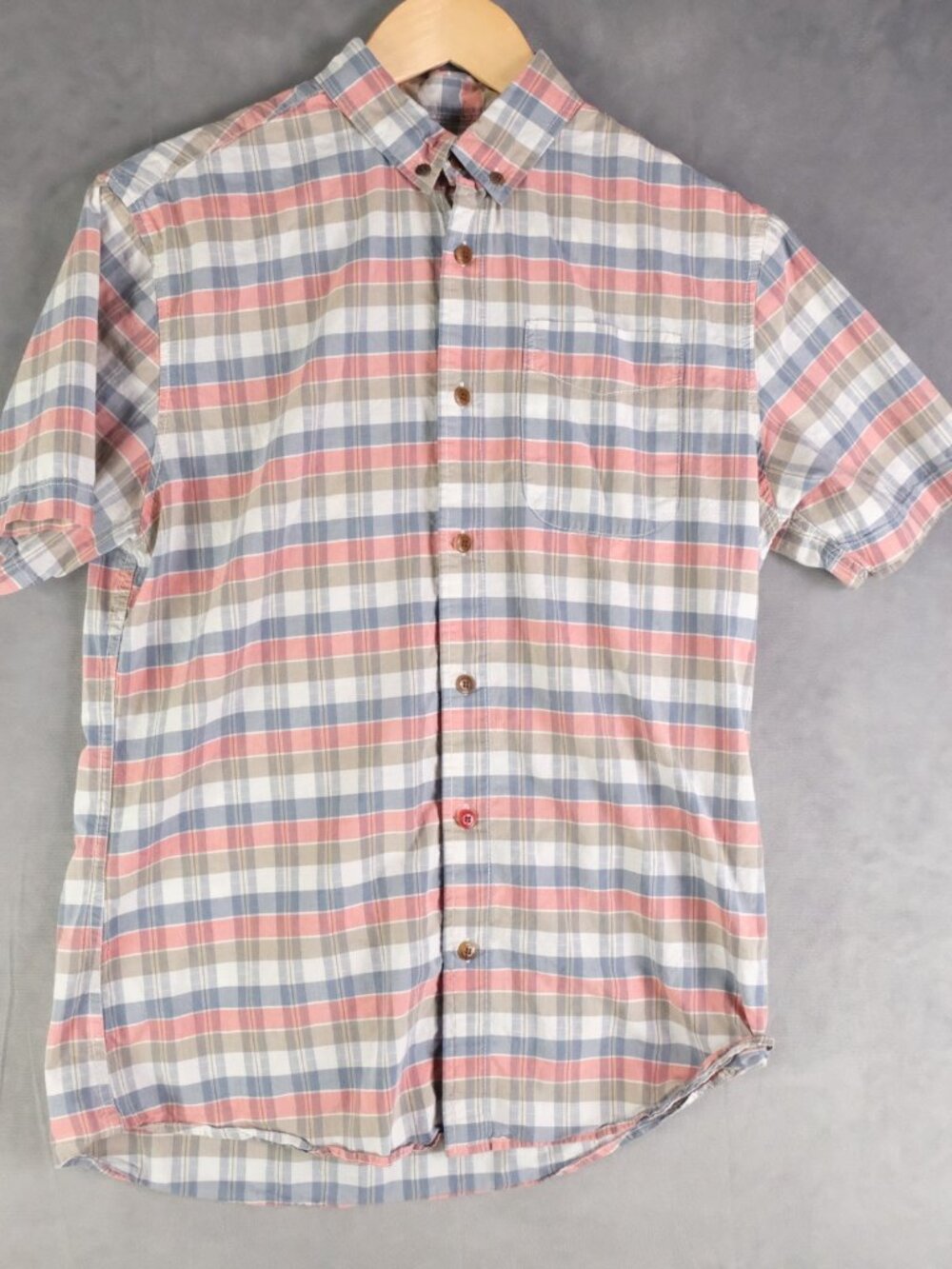 Katin Surf Shirt Mens Medium White Blue Pink Plaid Button Down Short Sleeve